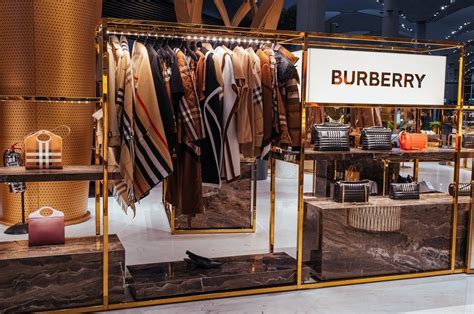 spaccio burberry monza|Burberry italia shop.